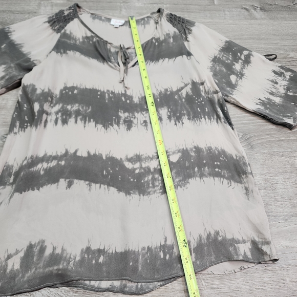 PARKER Silk Beige Green Short Sleeve Top Keyhole Blouse Size Large - Picture 6 of 12